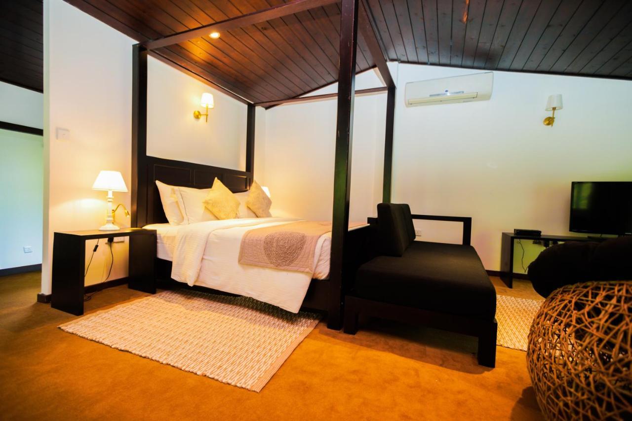 Villa Le Maas Tota Koslanda エクステリア 写真