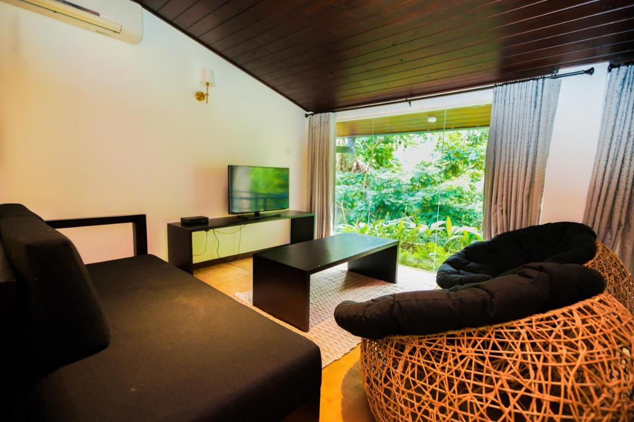 Villa Le Maas Tota Koslanda エクステリア 写真